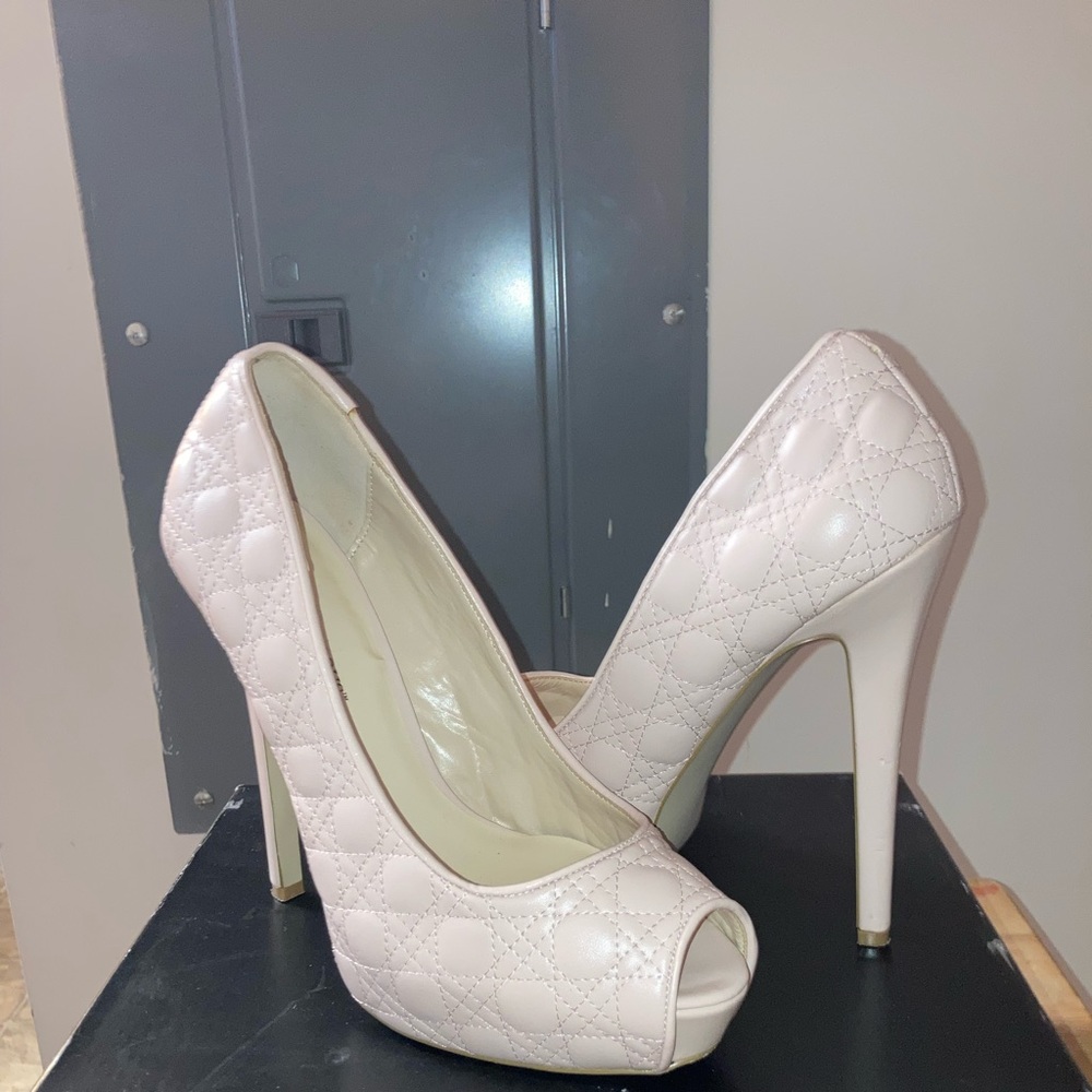Blush, 10, gently used Jenn heels.